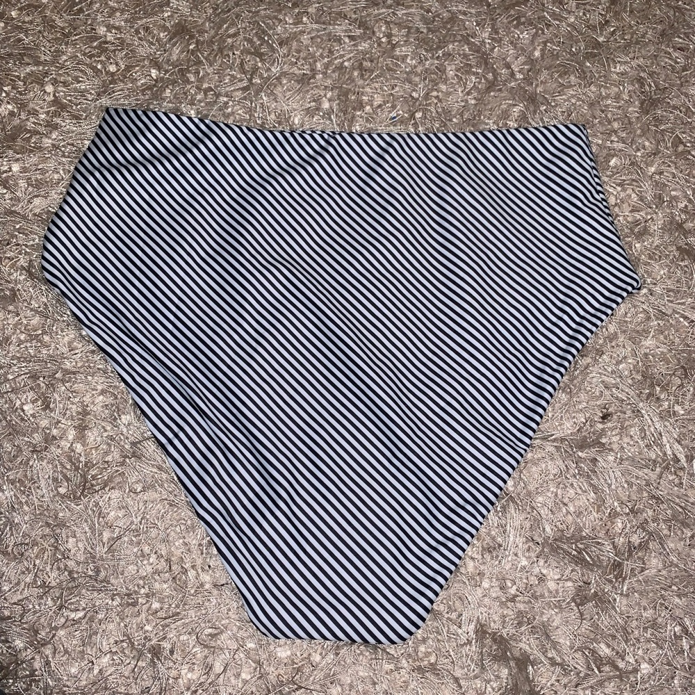 Black and White Striped Bikini Bottom size L NWOT